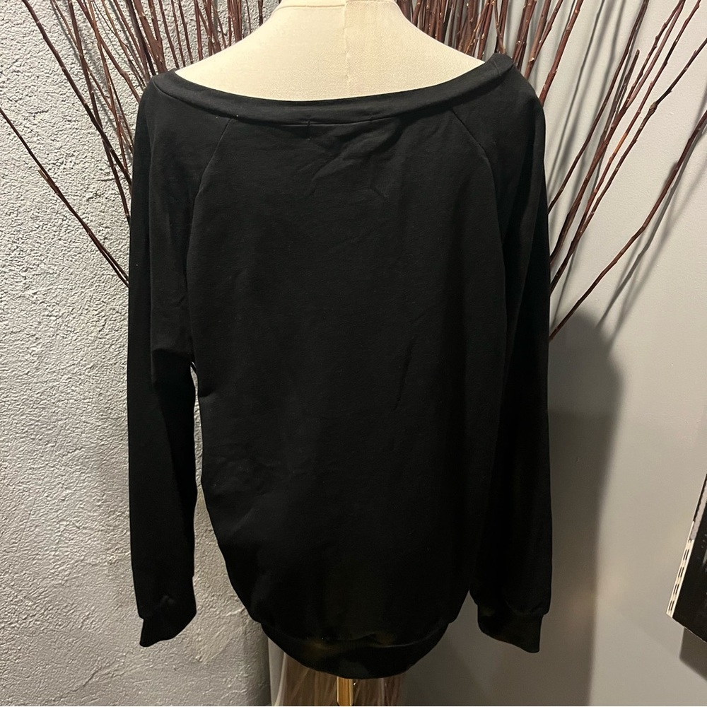 👻NWT BLACK HALLOWEEN WITCH “FREQUENT FLYER” SWEATSHIRT SIZE LARGE👻 - Picture 4 of 6